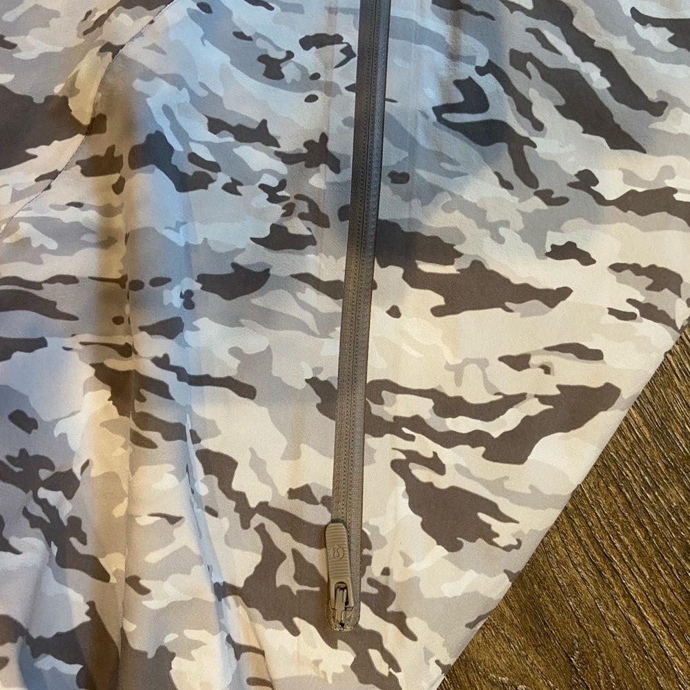 Lululemon jacket - Picture 3 of 4